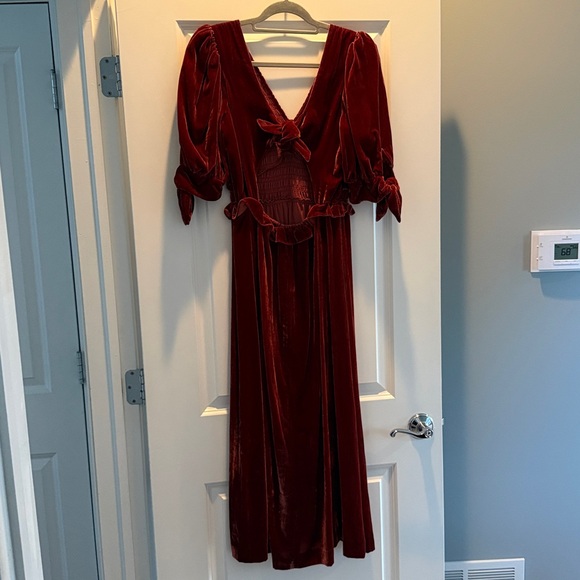 SEA New York Maude Velvet puff sleeve smocked dress burgundy - small - Picture 7 of 10